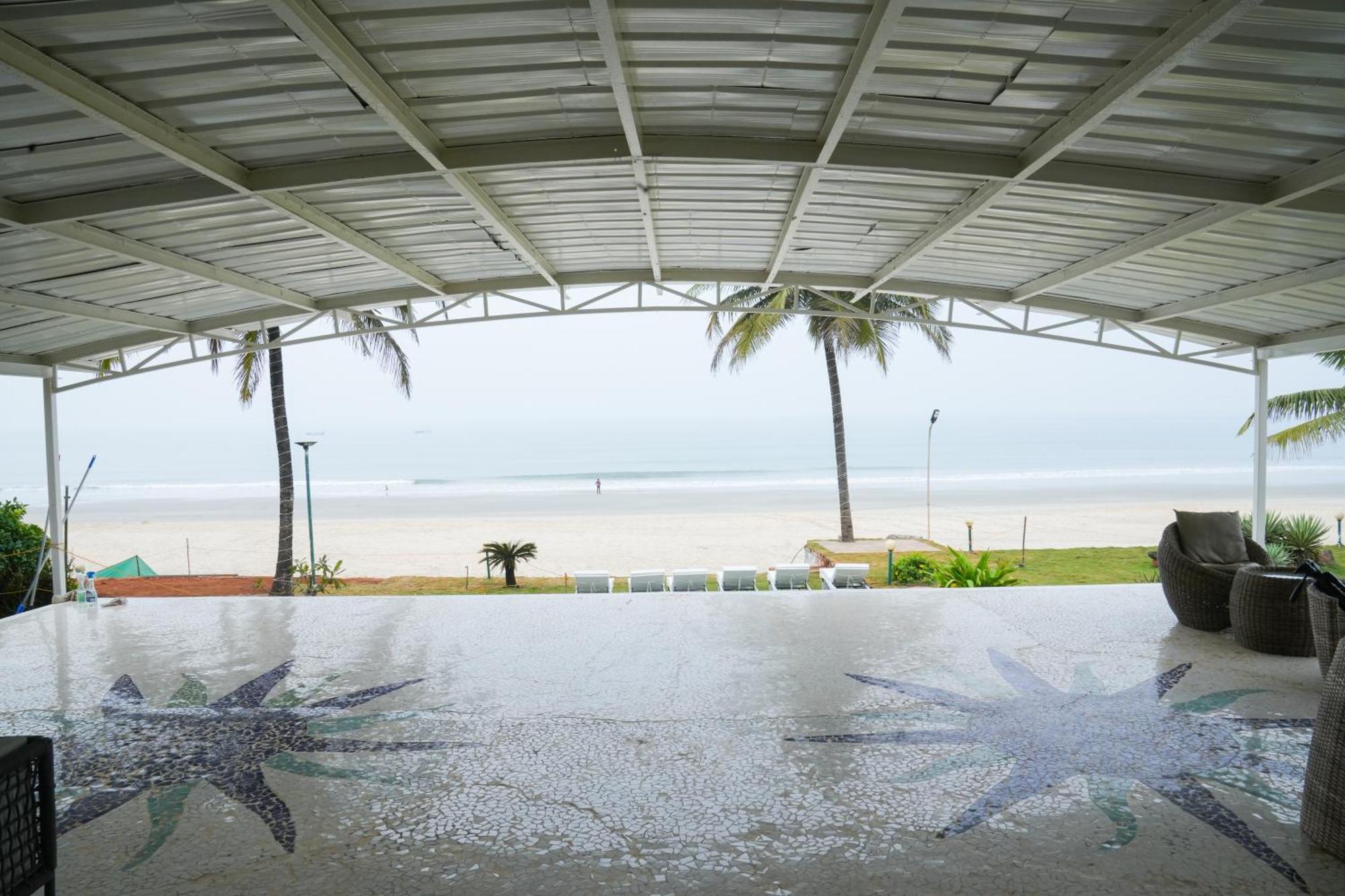 Regenta Beach House Resort, Goa Бенаулим Экстерьер фото