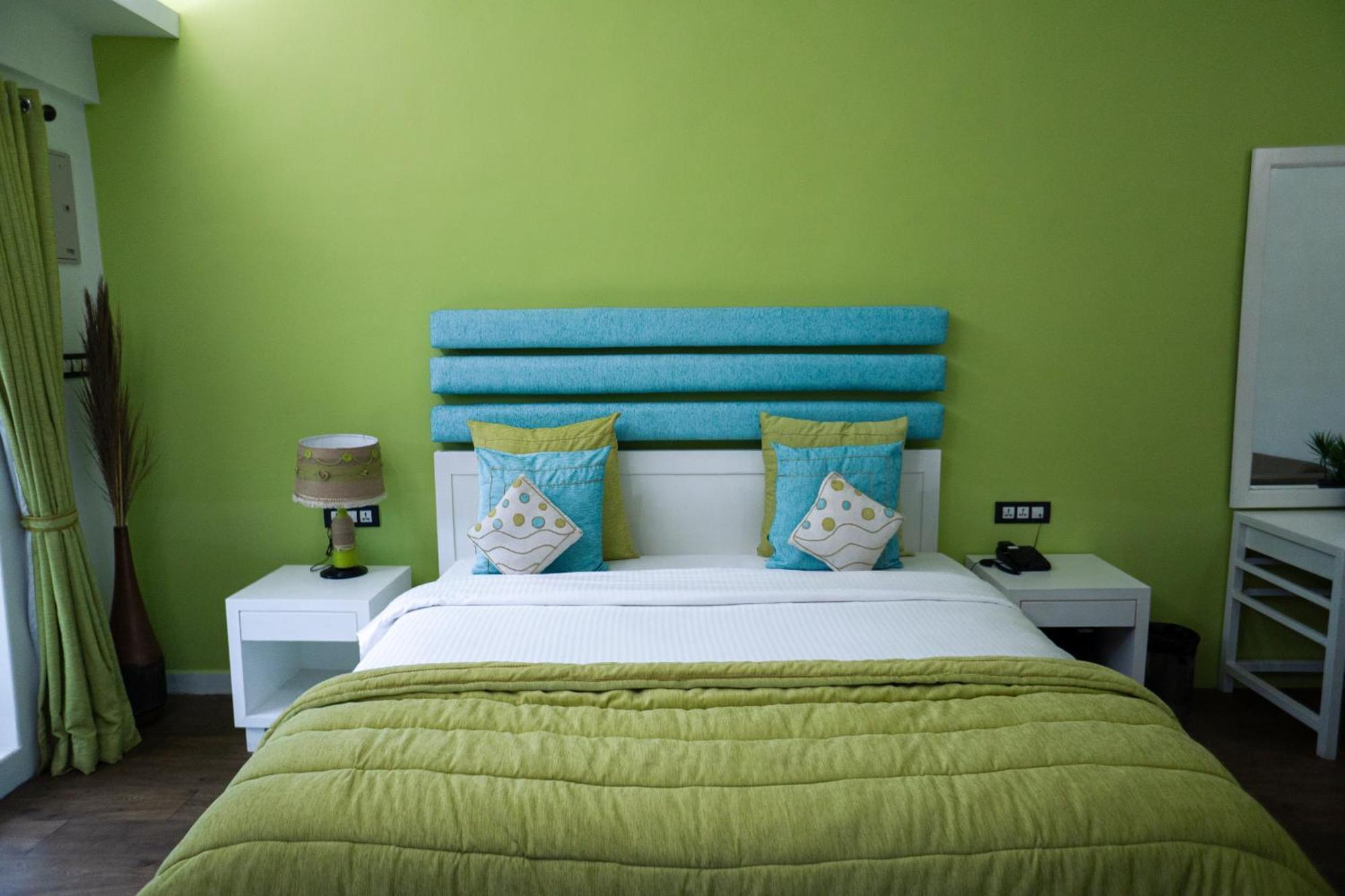 Regenta Beach House Resort, Goa Бенаулим Экстерьер фото