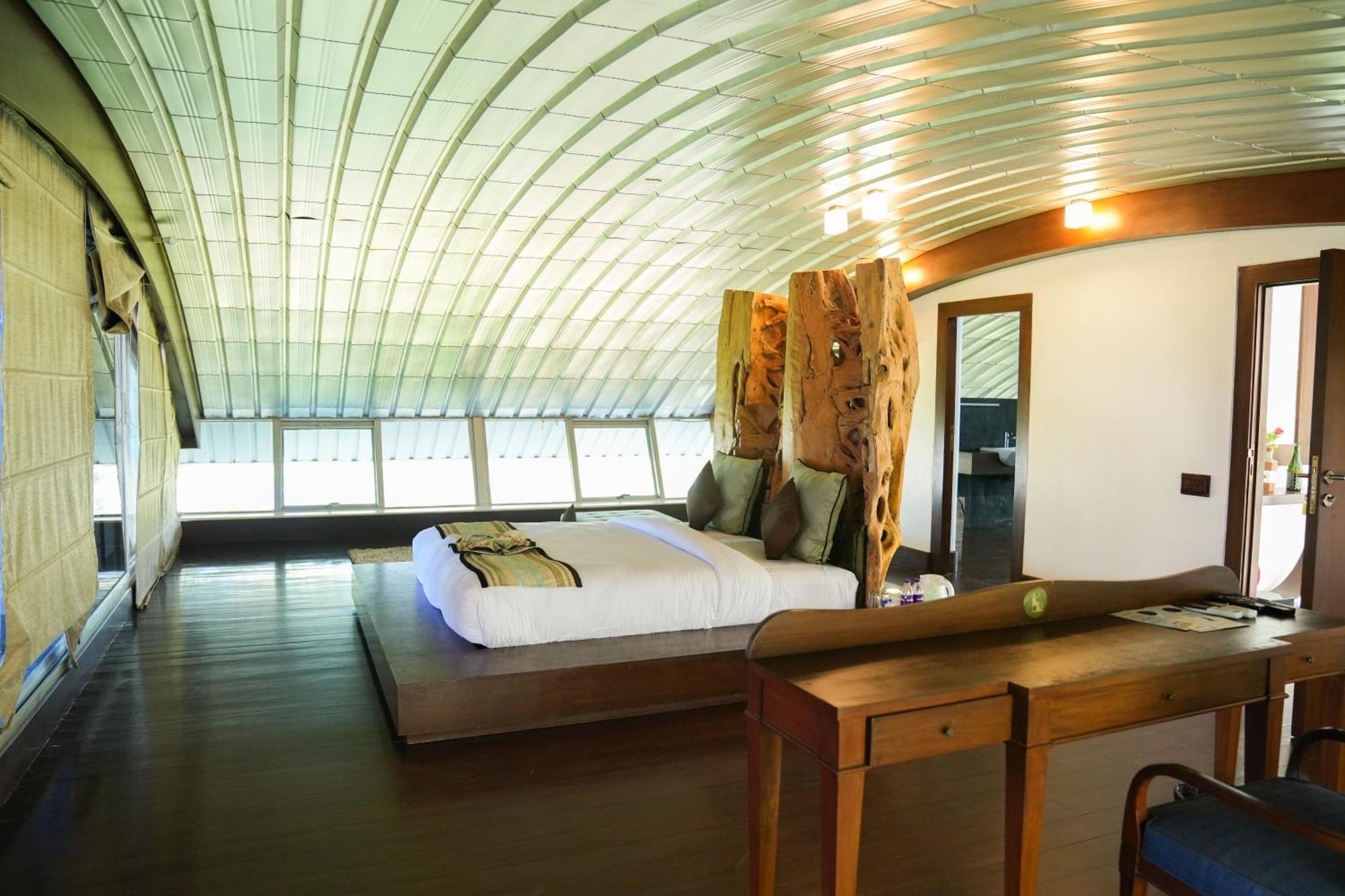 Regenta Beach House Resort, Goa Бенаулим Экстерьер фото