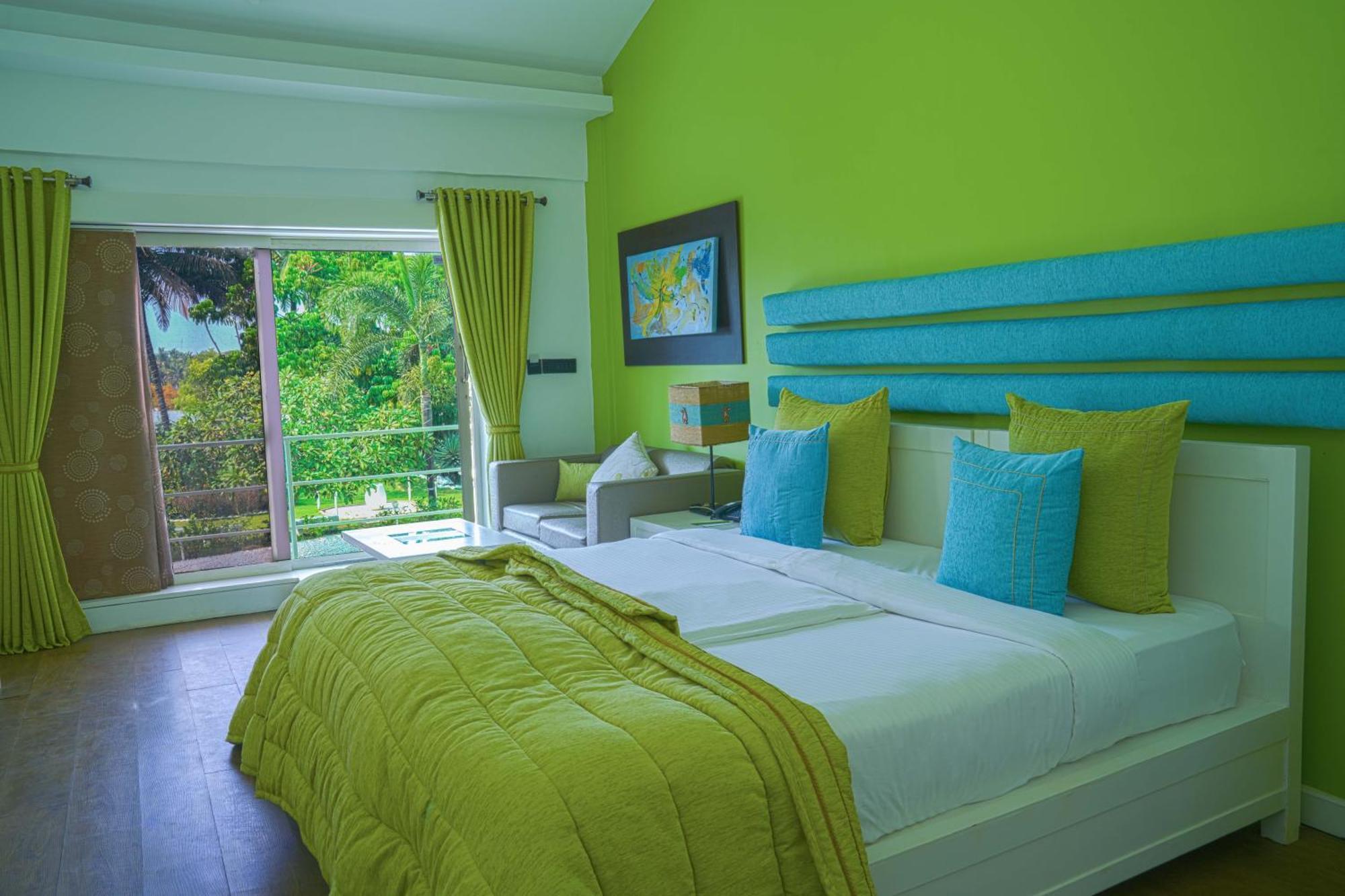Regenta Beach House Resort, Goa Бенаулим Экстерьер фото