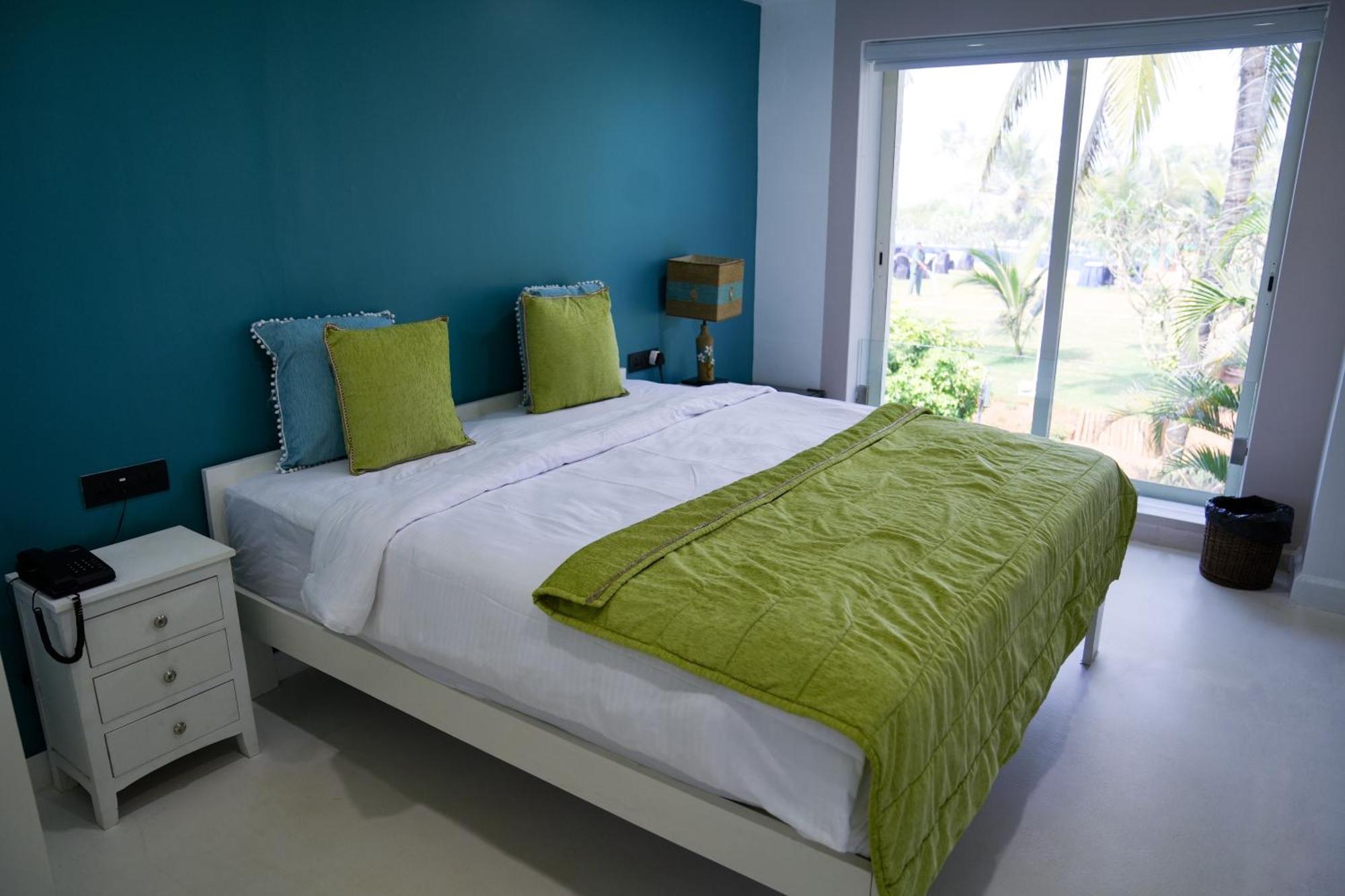 Regenta Beach House Resort, Goa Бенаулим Экстерьер фото